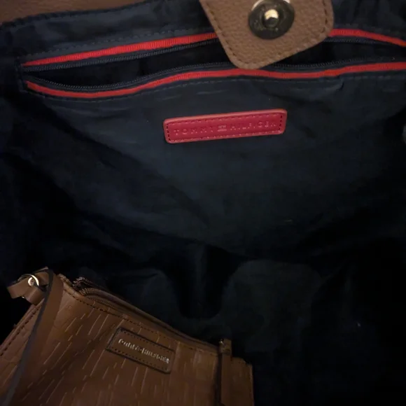 Tommy Hilfiger Brown Tote Bag - Picture 3 of 3